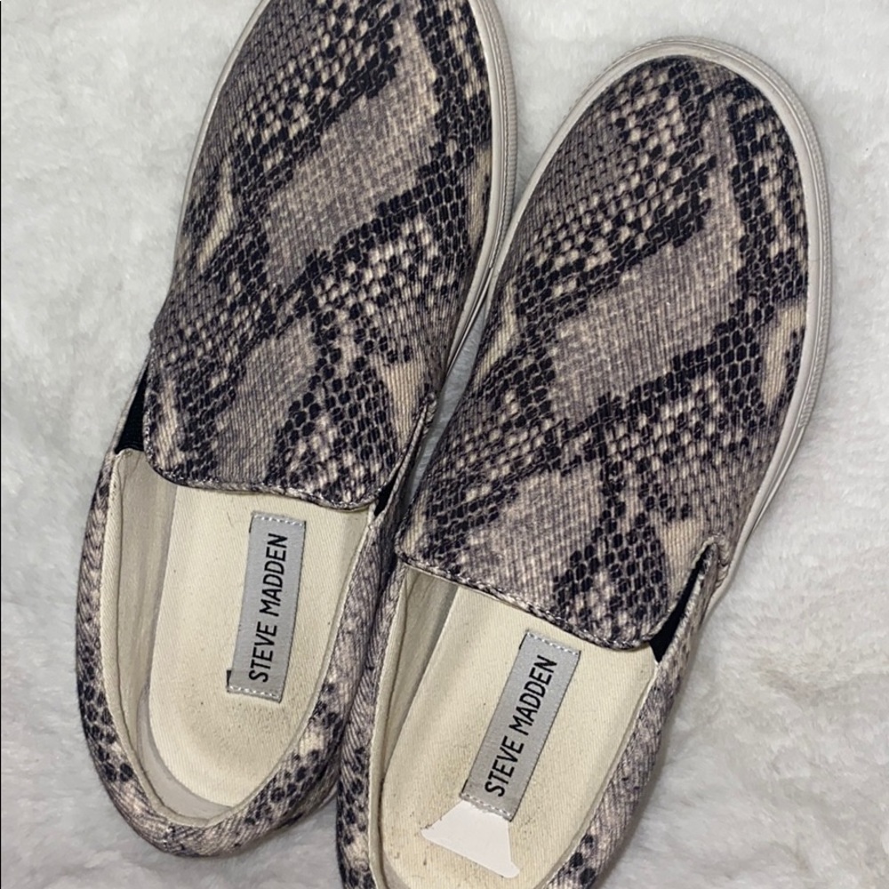 Steve Madden slip ons!